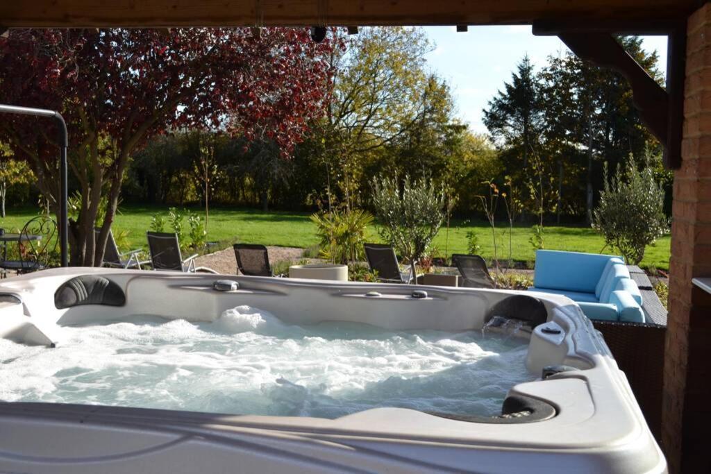 Treetops Cottages & Spa Grimsby Kültér fotó