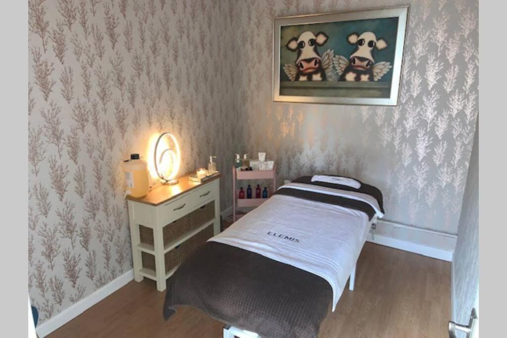 Treetops Cottages & Spa Grimsby Kültér fotó